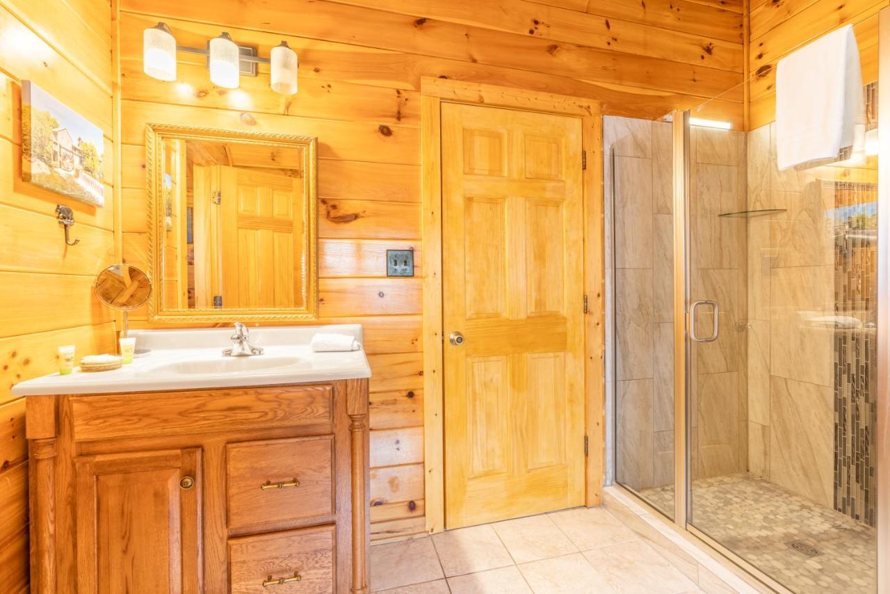 Comfort Cabin Bearway To Heaven W Private Hot Tub Пиджен-Фордж Экстерьер фото